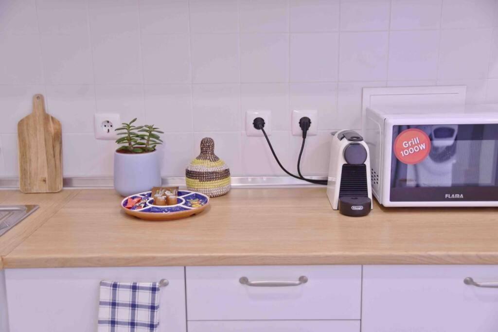ליסבון Two Bedroom Cozy Flat By River In Quiet Art Zone מראה חיצוני תמונה